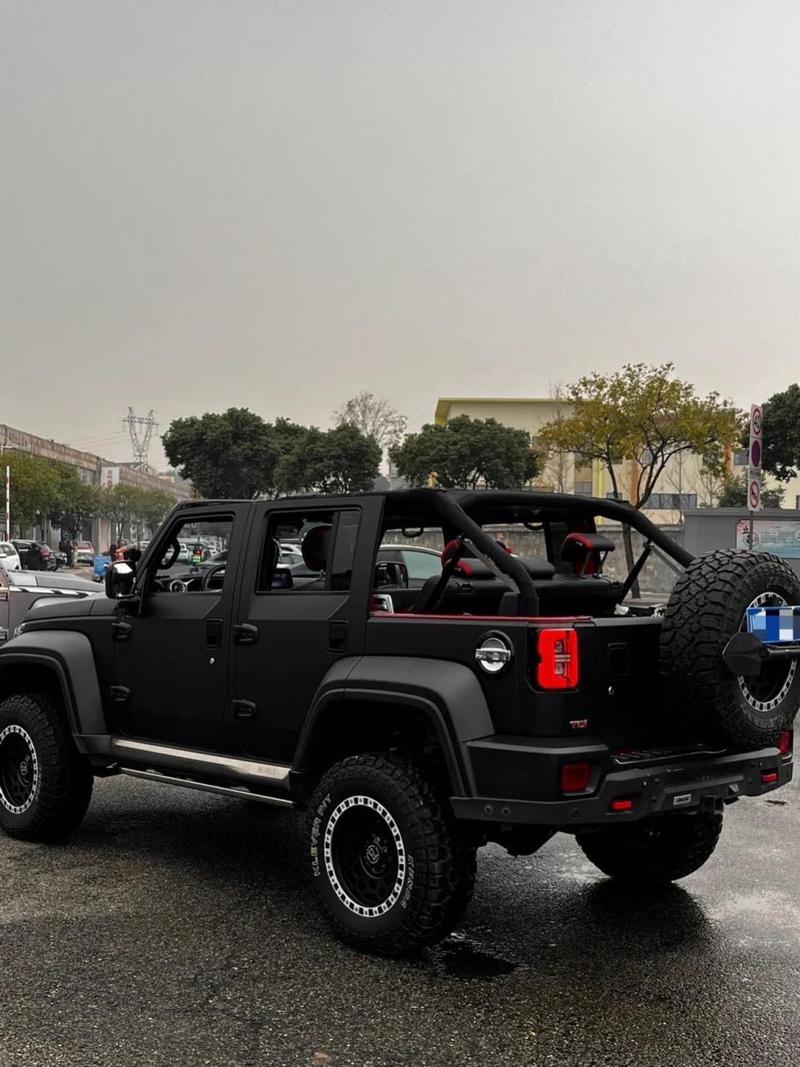 jeep牧马人(全部)是否都敞篷啊?